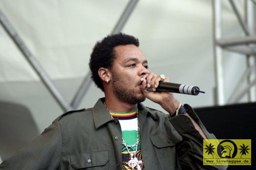 Ward 21 (Jam) with The Scrucialists 20. Summer Jam Festival, Fuehlinger See, Koeln - Green Stage 10. Juli 2005 (8).jpg